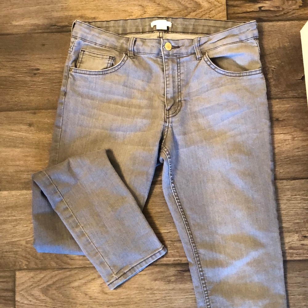Grey denim skinny jean